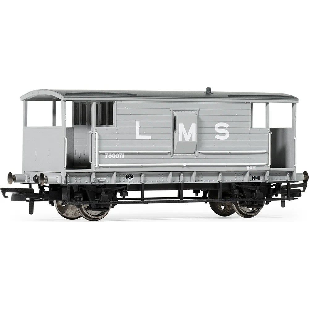 left-front-three-quarter-view by Hornby