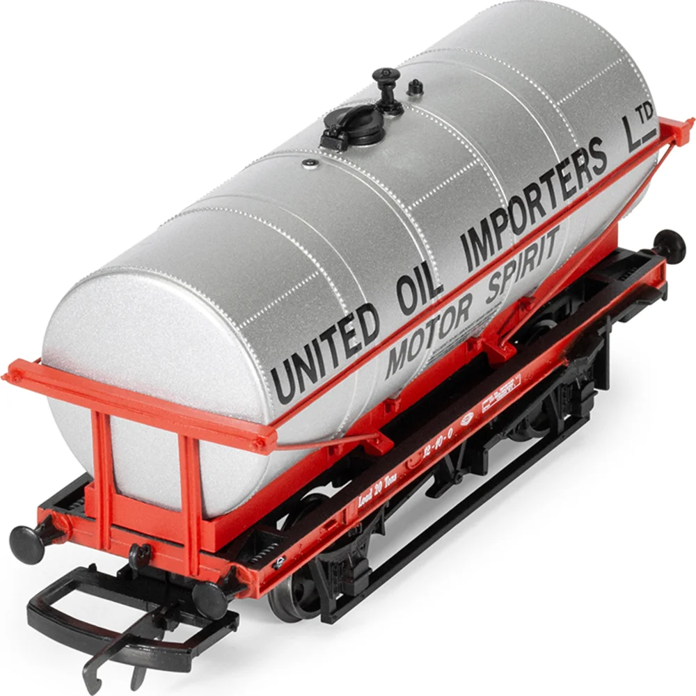 overhead-chassis-detail-view by Hornby