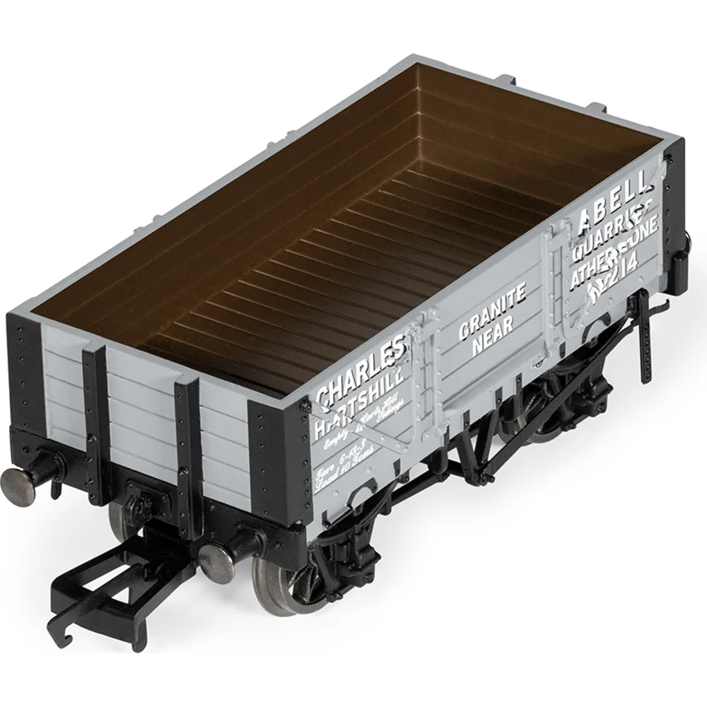 overhead-chassis-detail-view by Hornby