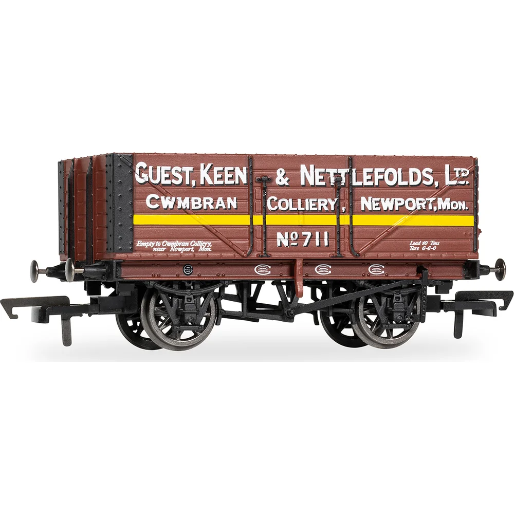 left-front-three-quarter-view by Hornby