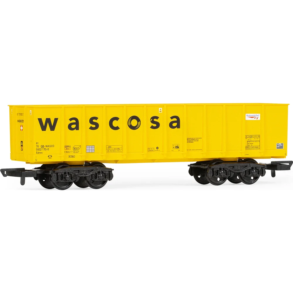 left-front-three-quarter-view by Hornby