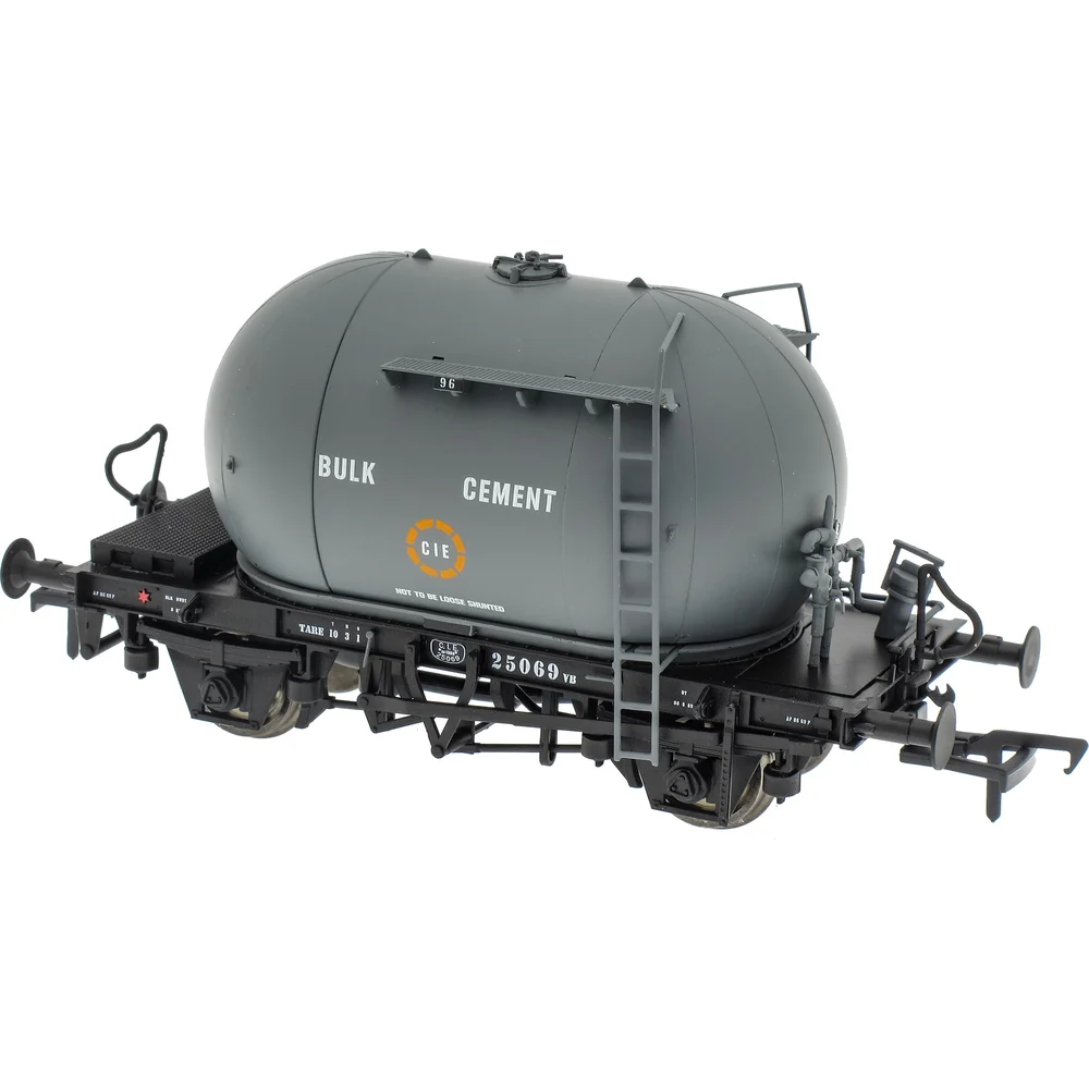 right-rear-three-quarter-view by Irish Railway Models